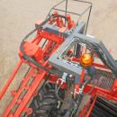 5287 Dewulf GBC carrot harvester with bunker