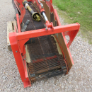 5287 Dewulf GBC carrot harvester with bunker