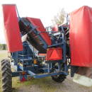 5501 Asa-Lift carrot harvester T90B with bunker