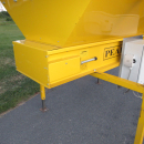 5676 Tong Peal feeding bunker