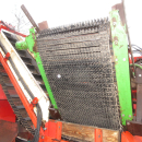 5741 Simon carrot harvester 1 row with bunker