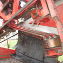 5741 Simon carrot harvester 1 row with bunker