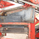 5741 Simon carrot harvester 1 row with bunker
