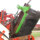 5741 Simon carrot harvester 1 row with bunker