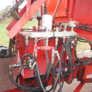 5741 Simon carrot harvester 1 row with bunker