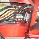 5741 Simon carrot harvester 1 row with bunker