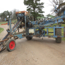 5940 Asa-Lift carrot harvester with roller table
