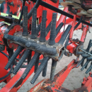 6267 Simon carrot harvester R1B3 with bunker