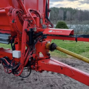 6267 Simon carrot harvester R1B3 with bunker