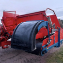 6267 Simon carrot harvester R1B3 with bunker
