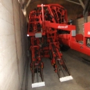 3460 Dewulf 2 row carrot harvester with elevator