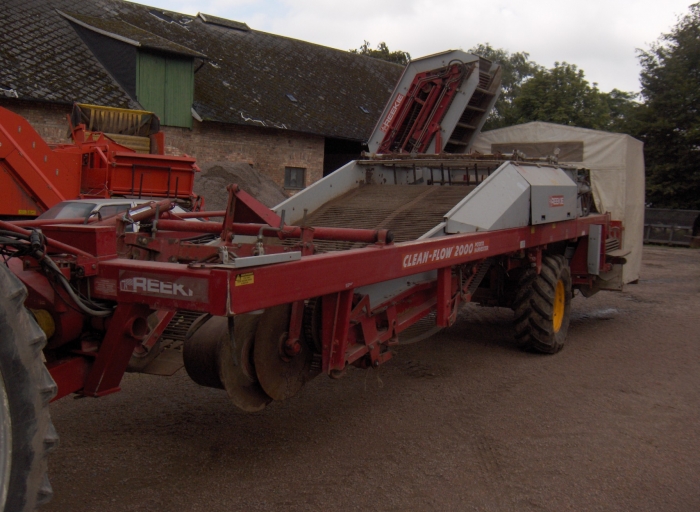3044 REEKIE potato harvester 2 row with elevator