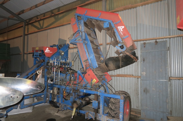 4716 Asa-Lift ST1200 carrot harvester