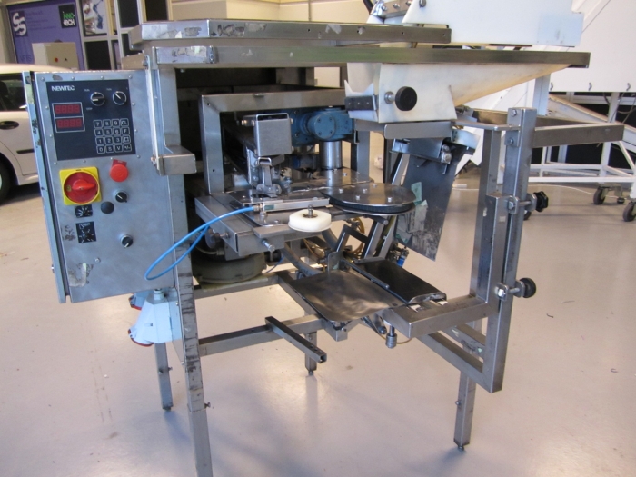 3172 NEWTEC 2009/VB40 CC computer weigher +plastic bagger