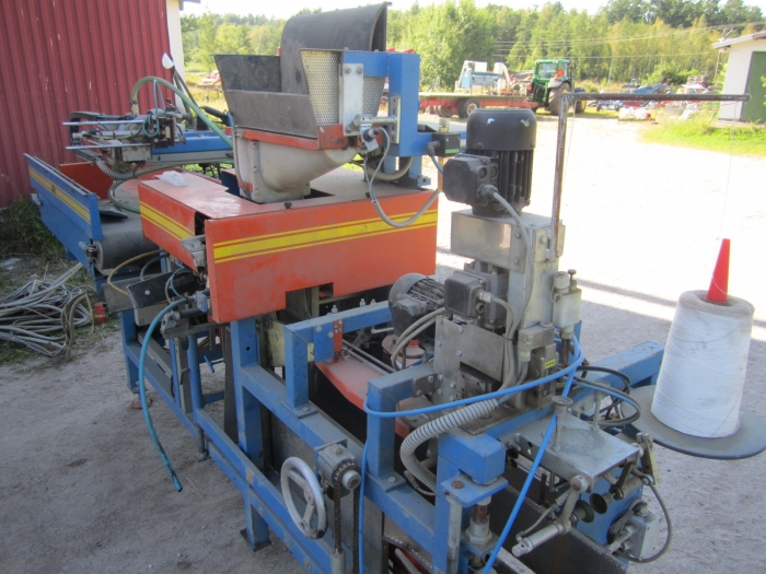 3187 EMVE 3000 potato paper bagger