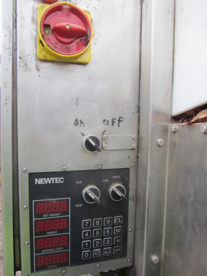 3213 NEWTEC 2009 9 head multi weigher