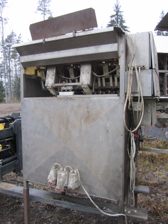 3153 NEWTEC 2000 8 head multi weigher