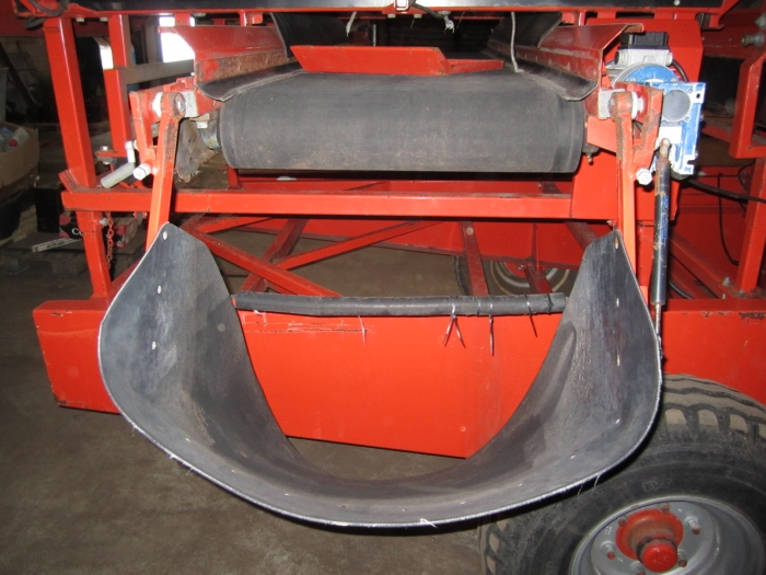 3230 EKKO receiving hopper with roller cleaner and 1200 mm screen grader