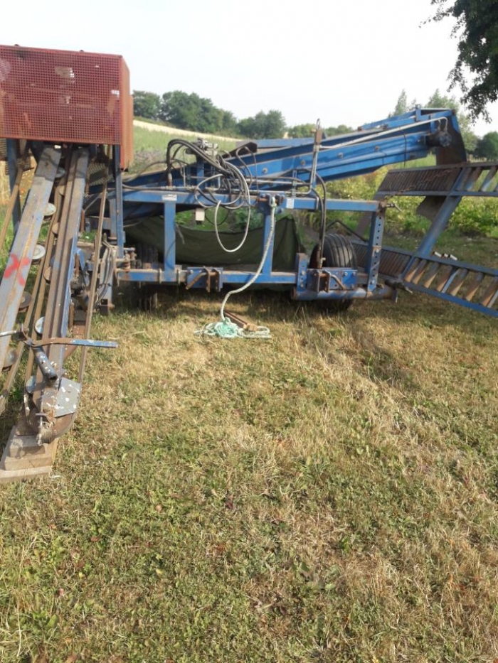 5036 Asa-Lift carrot harvester mounted