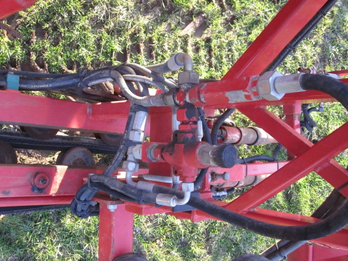 3352 Simon carrot harvester 1 row with bunker
