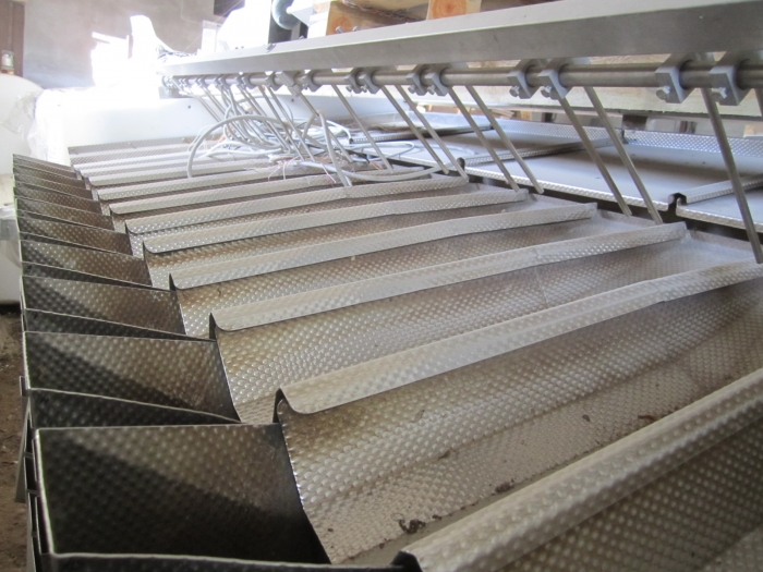 3381 Upmann weigher and tray packing line