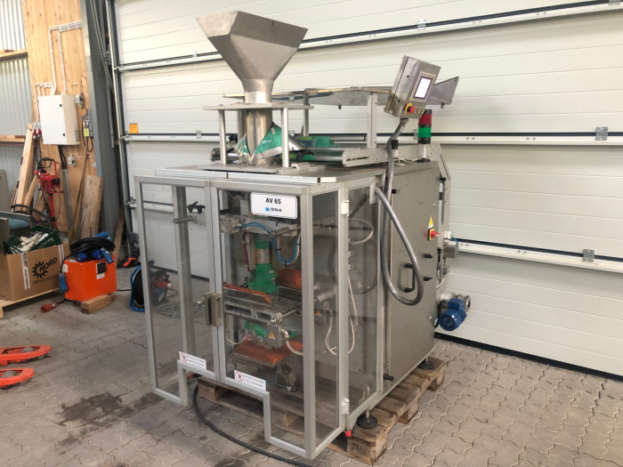 5881 GNA AV65 Flow pack Vertical bagger