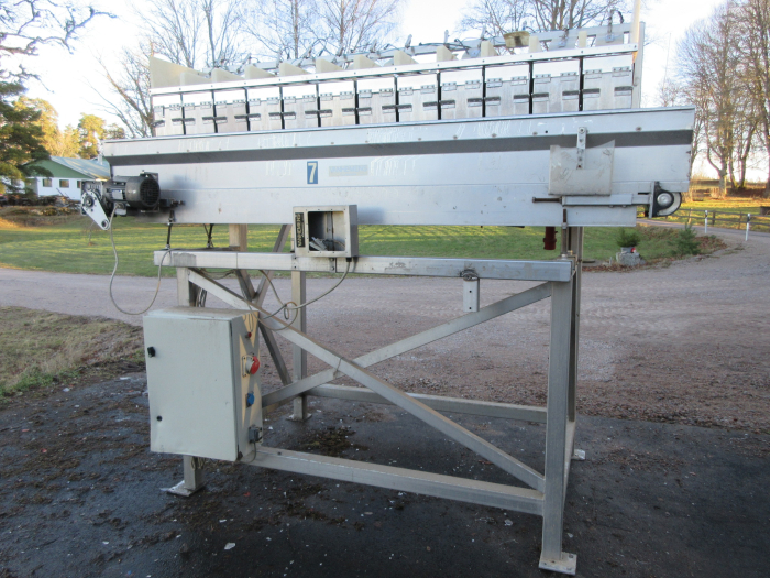 6072 Newtec 2012XBG weigher for carrot and potato
