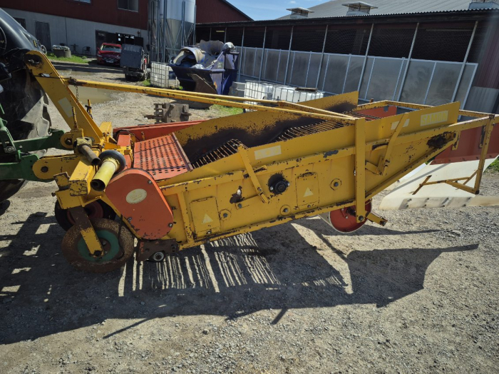 6304 Samon onion windrower 135 cm