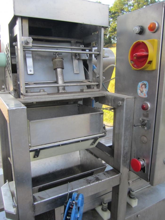 3465 NEWTEC carrot weigher/bagger G30