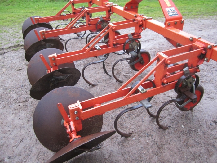3475 Checchi Magli disc ridger 4 row VR76