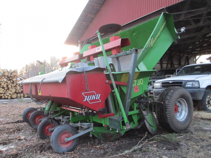 3521 Ekengards 4730 potato planter 4 row