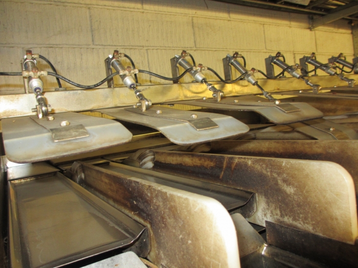 3542 Newtec 2009G computer multi head weigher for carrots