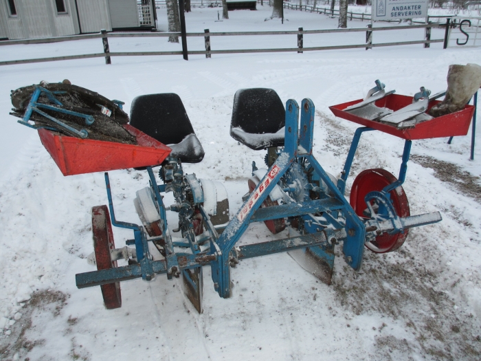 3551 Egedal Accord planting machine 2 row