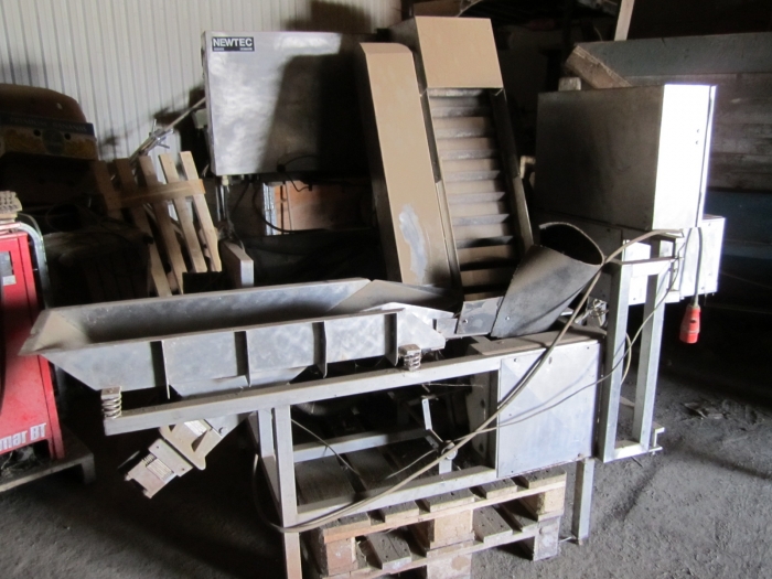 3202 Newtec G30A carrot weigher and packing machine