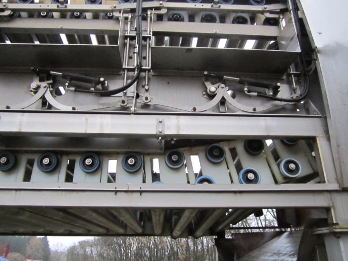 3312 EKKO roller grader for carrots