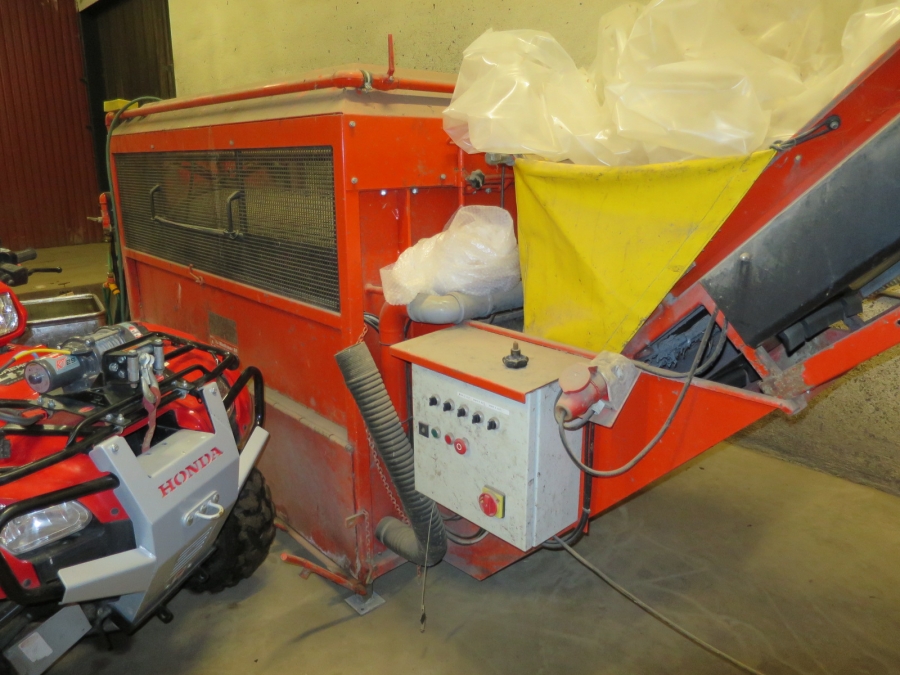 4103 EKKO complete grading and washing line for carrots