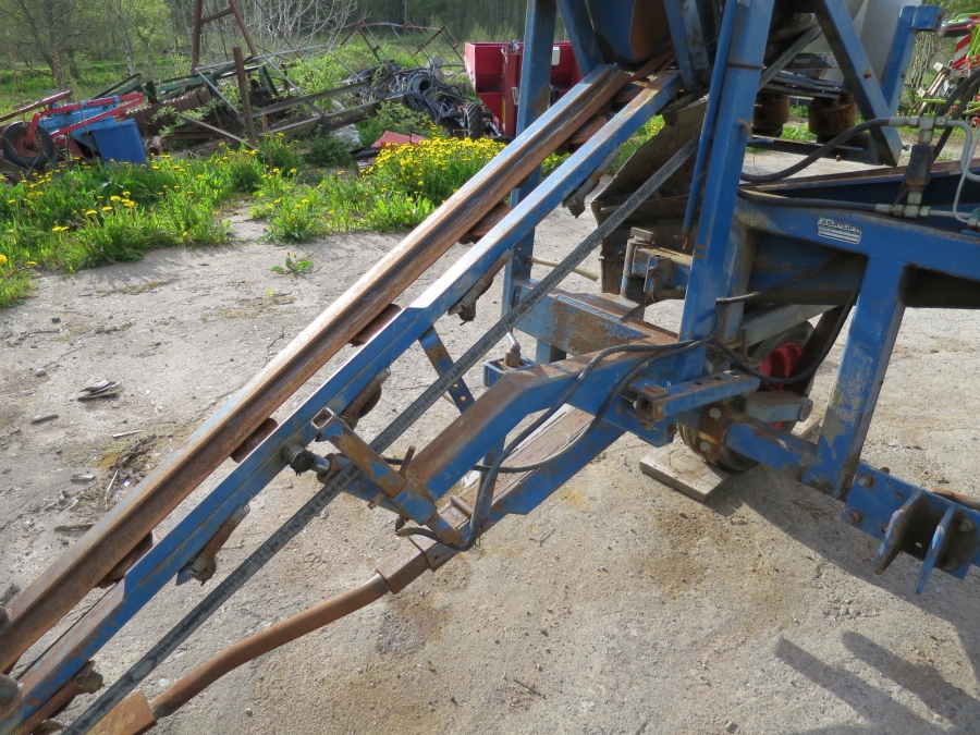 4105 Asa-Lift combi mini carrot harvester 1 row with roller table