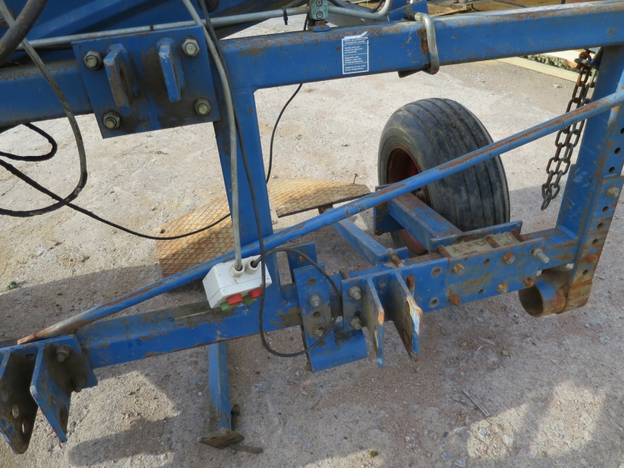 4105 Asa-Lift combi mini carrot harvester 1 row with roller table