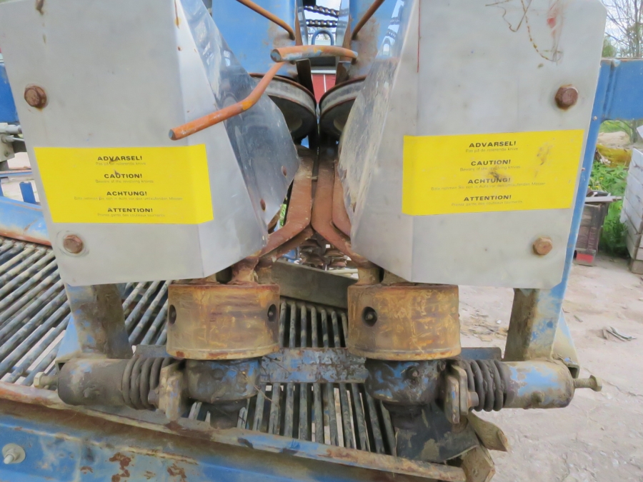 4105 Asa-Lift combi mini carrot harvester 1 row with roller table