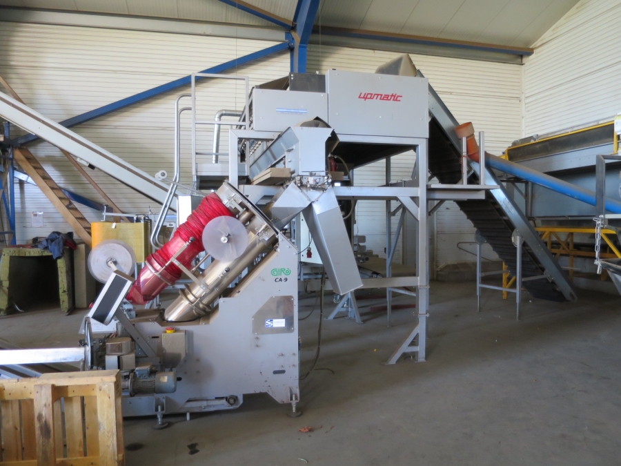 4108 Upmatic 2110 weigher with two net packaging machines