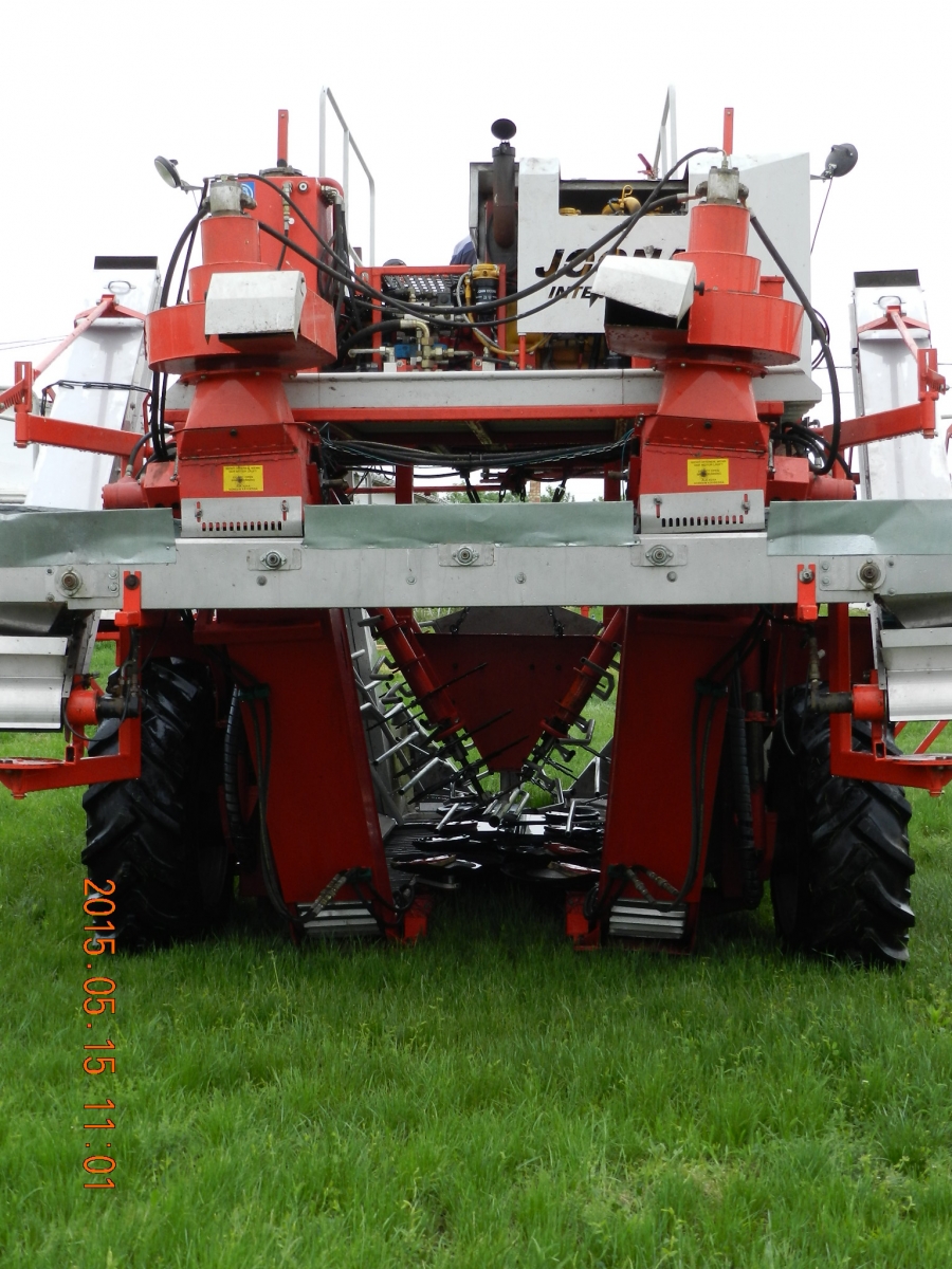 4117 Joonas 1500 berry harvester 
