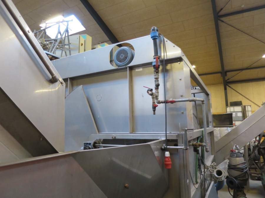 4126 EKKO potato washing machine with destoner