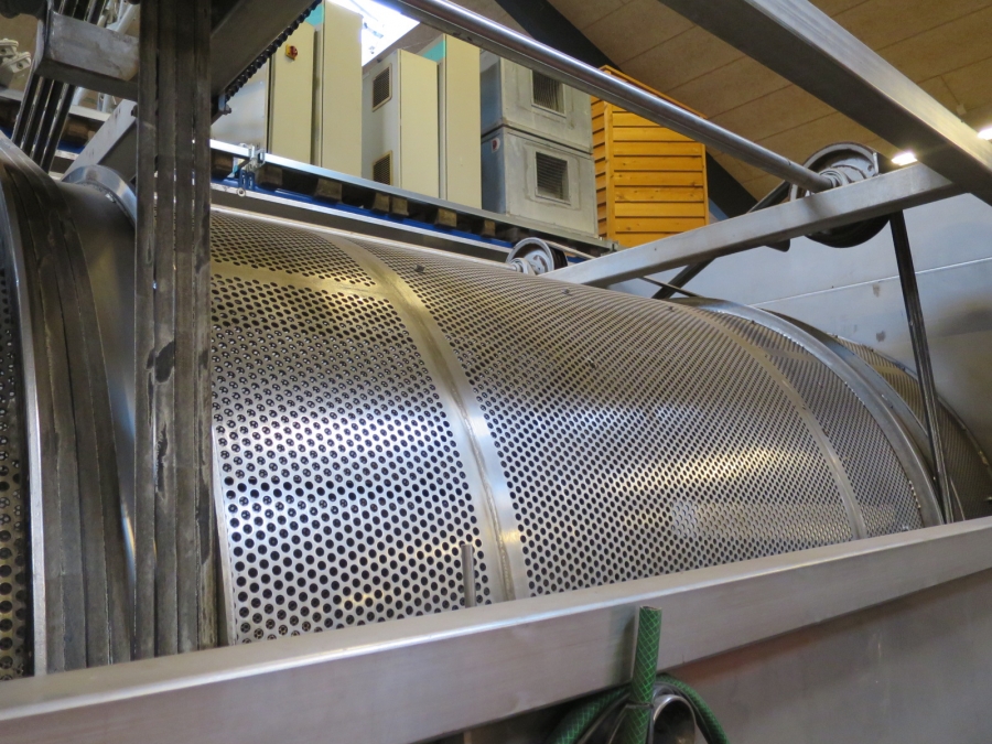 4126 EKKO potato washing machine with destoner