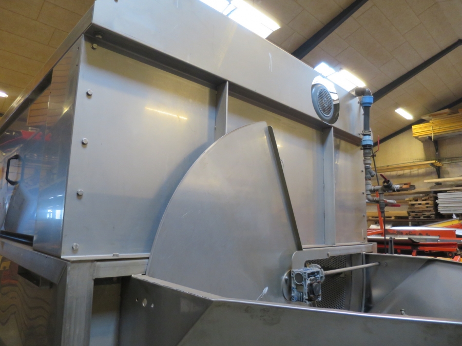 4126 EKKO potato washing machine with destoner