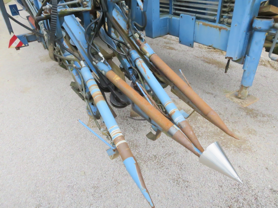 4133 Asa-Lift T240B carrot harvester 2 row with bunker
