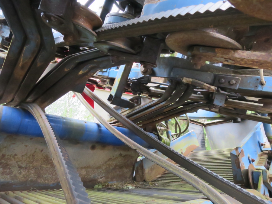 4133 Asa-Lift T240B carrot harvester 2 row with bunker