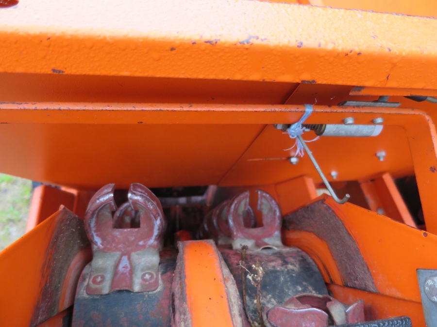 4158 Underhaug Potato planter 2 row 