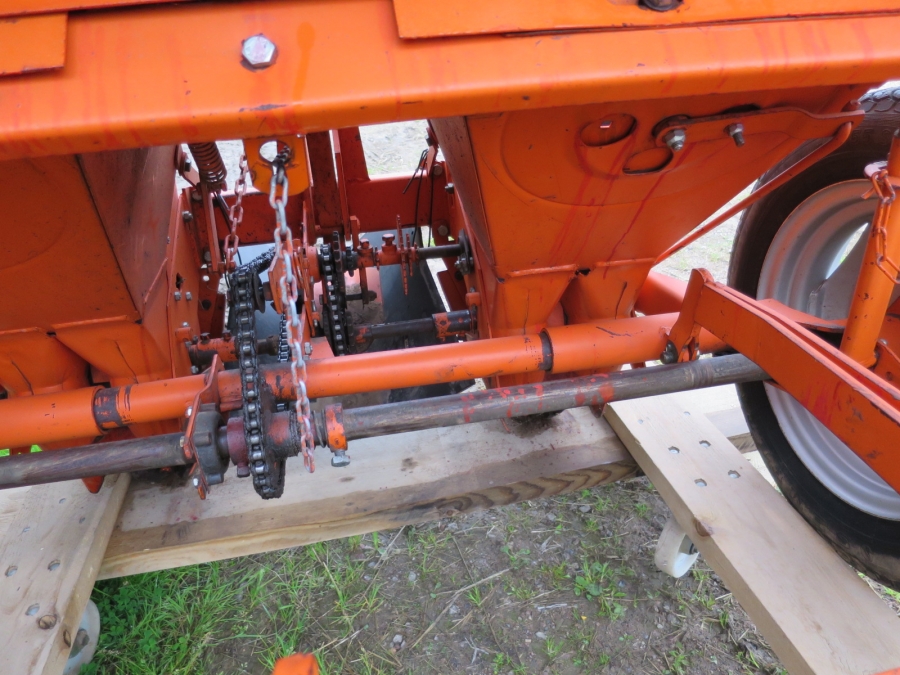 4158 Underhaug Potato planter 2 row 