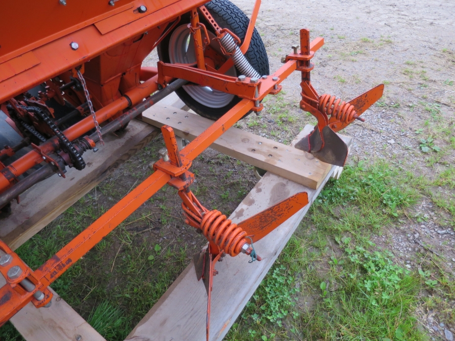 4158 Underhaug Potato planter 2 row 