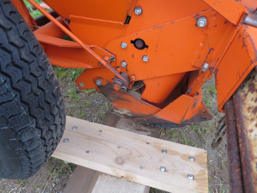 4158 Underhaug Potato planter 2 row 